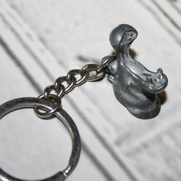 🦛🎲 Jumanji Hippopotamus Silver Keychain – 3 3/8" Movie Promo · Collector’s - Picture 1 of 5